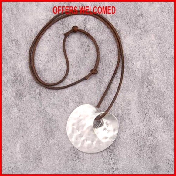 Chunky Circle Pendant Leather Choker Necklace Adjustable Bohemian Style - Picture 7 of 8